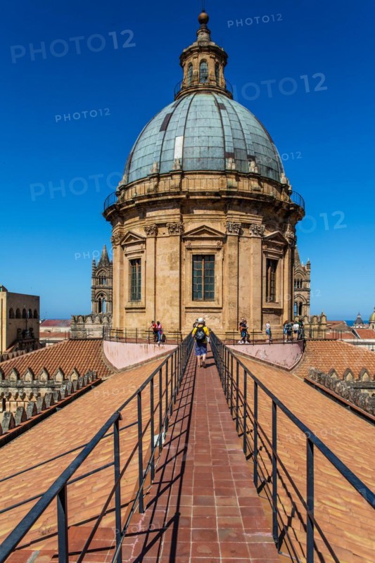 Walk-on roof