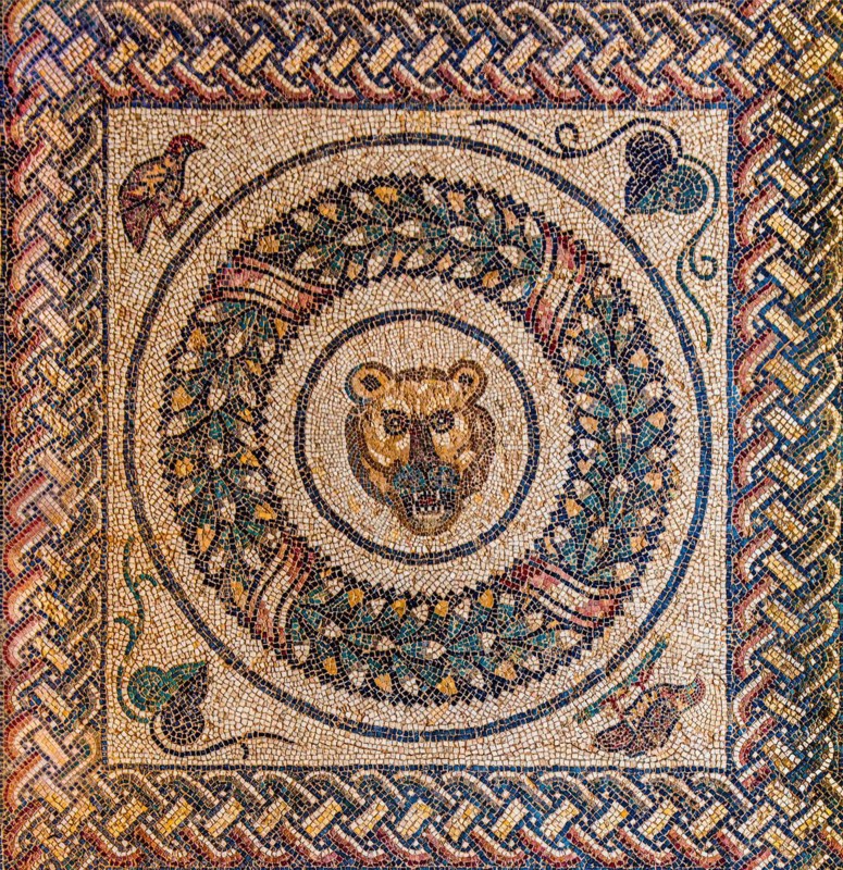Medallions with animal heads in pery style