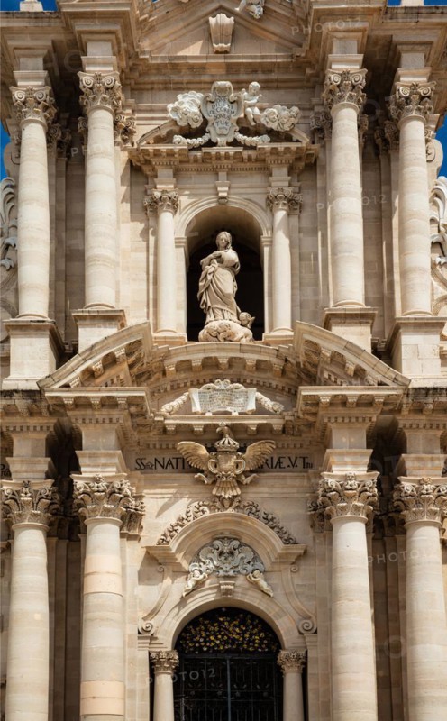 Cathedral of Santa Maria delle Colonne incorporates an ancient Ahtene temple