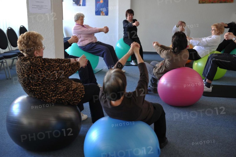 Sick and healthy people come to this practice for physiotherapy for healing or prevention in all orthopaedic