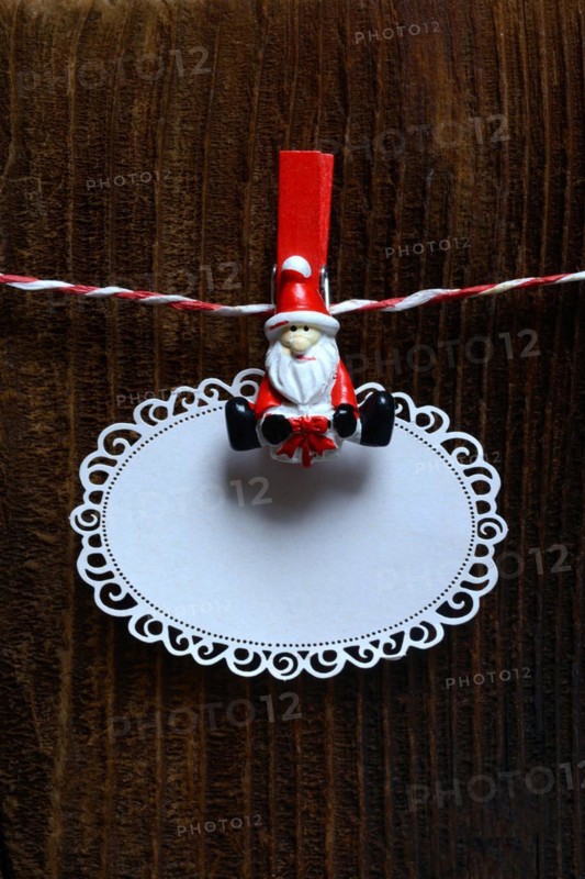 Christmas clip holds label