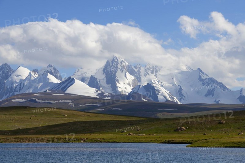 Dream Lake and Kizil-Asker glacier