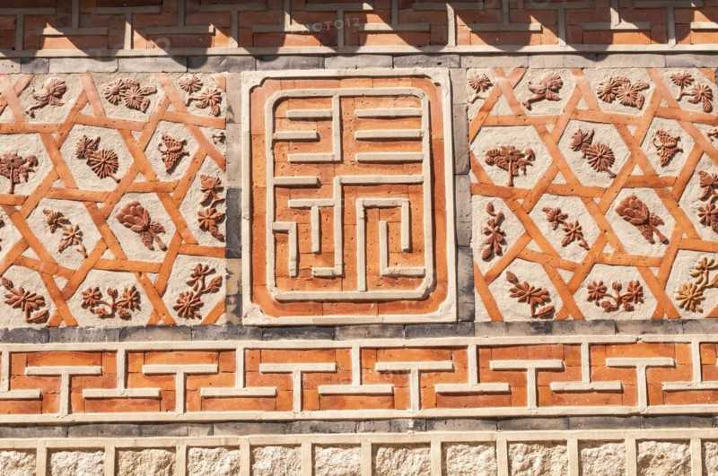 Wall detail at Amisan Garden