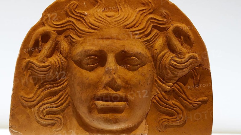 Antefix