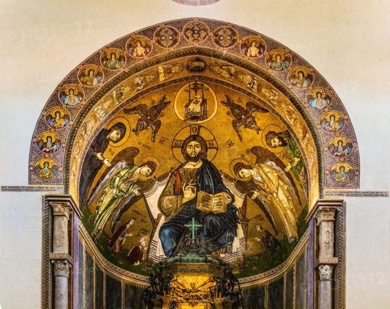 Altar room with Christ Pnatokrator