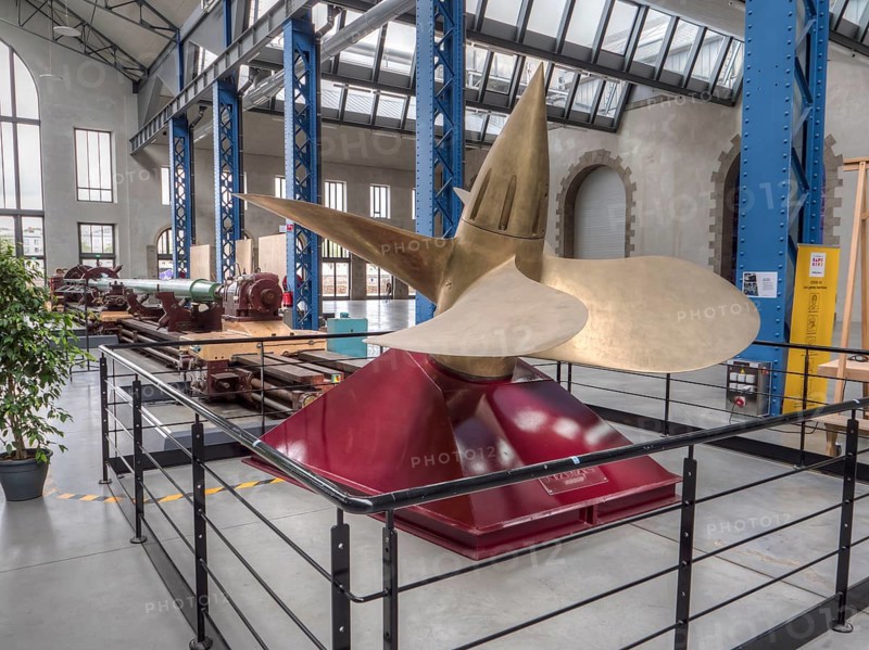 Les Ateliers des Capucins Brest cultural centre in a huge hall with exposed propeller