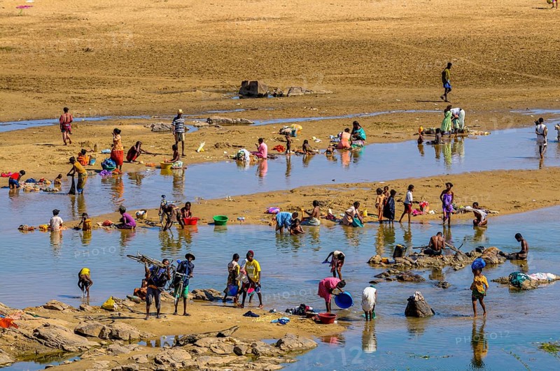 Local people washing their clothes on the Mandrare river