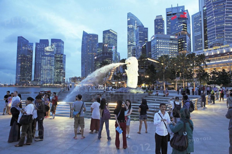 Merlion haunts water