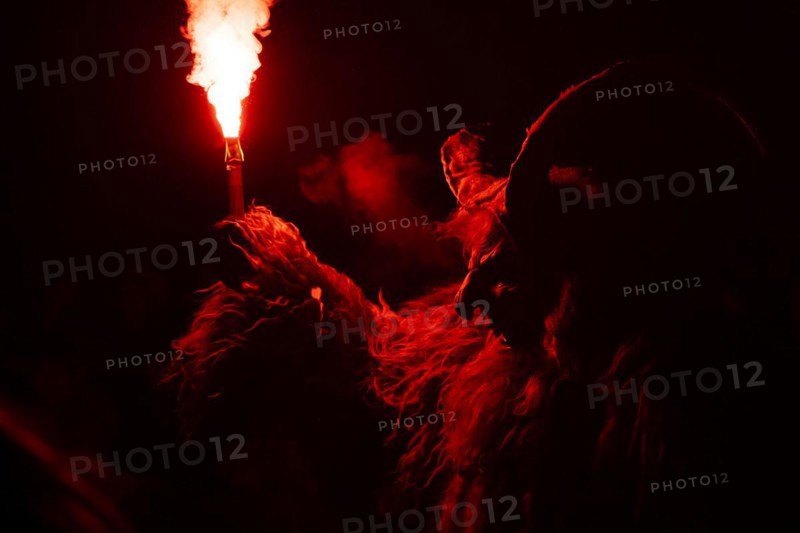Klausen mask in the dark