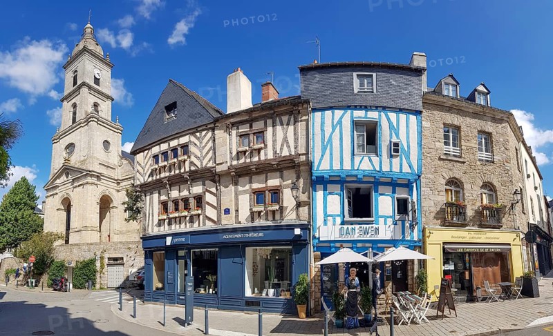 Half-timbered houses on the Pl. du General de Gaulle square