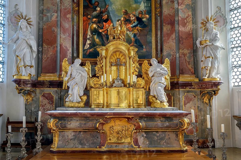 Main altar with angels and figures of saints