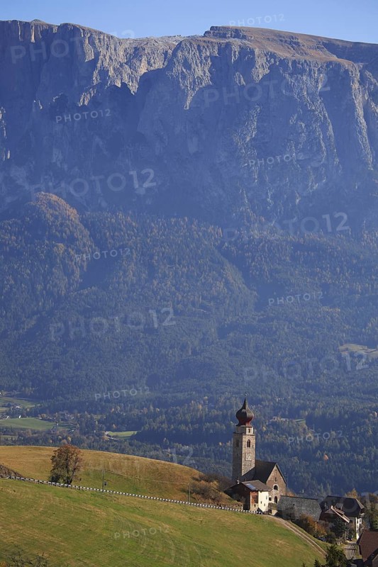 Church of St. Nicholas near Mittelberg in front of the Schlern massif