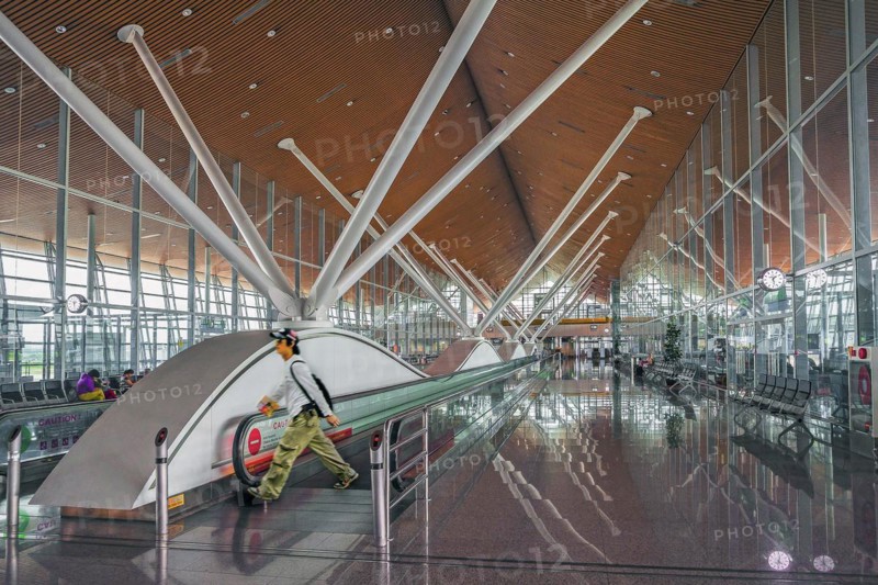 Roof structure and conveyor belt