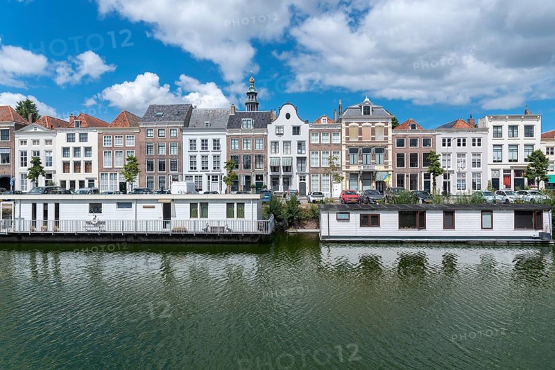 Cityscape with houseboats at Londensekaai
