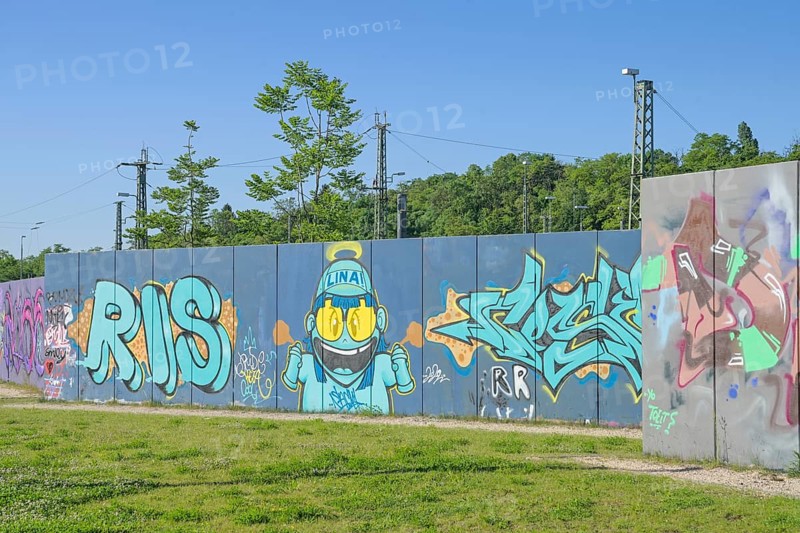 Graffiti wall