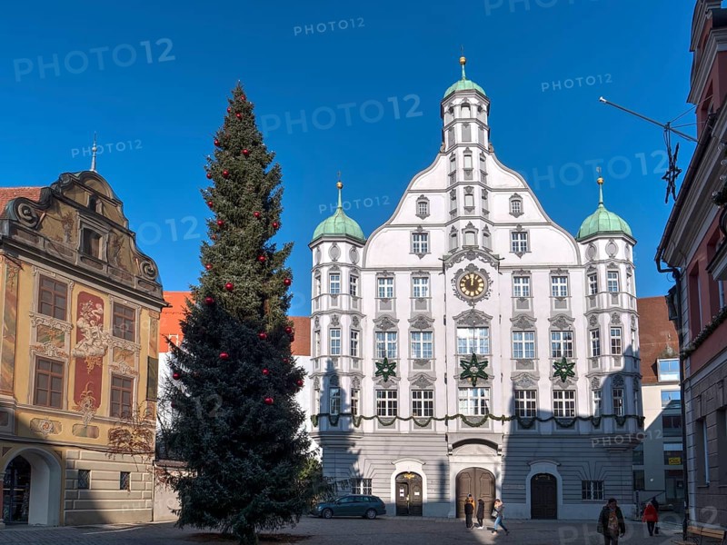 Memmingen town hall and tax house with Christmas tree in between