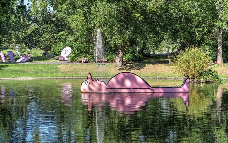 Jardin des Plantes Botanical Park and Modern Sculptures