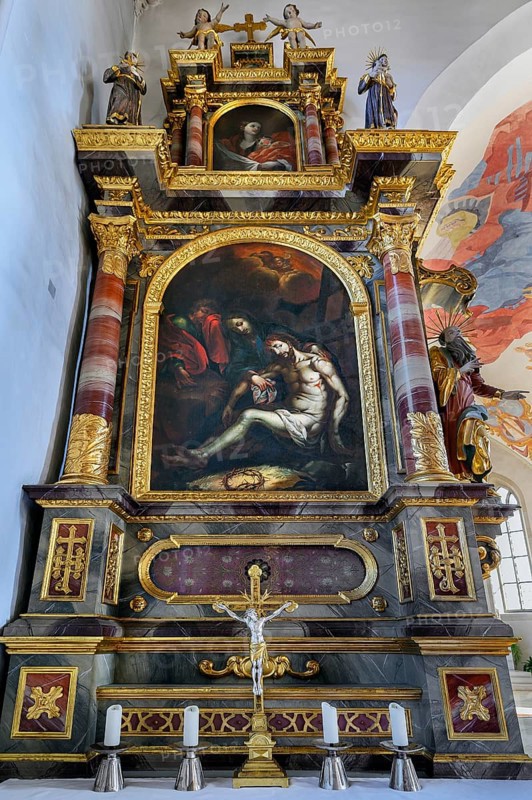 Side altar