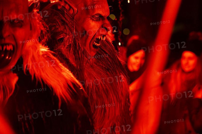 Klausen mask in the dark