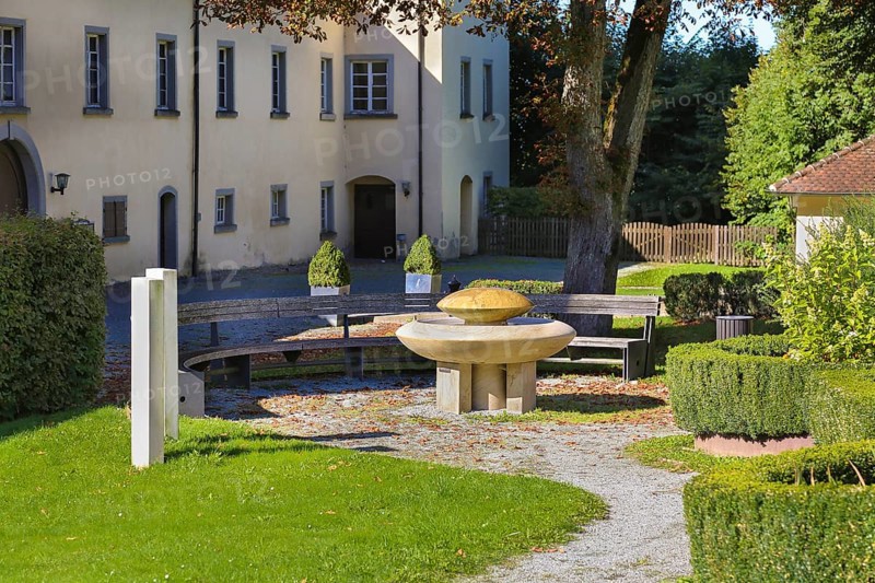 Modern fountain