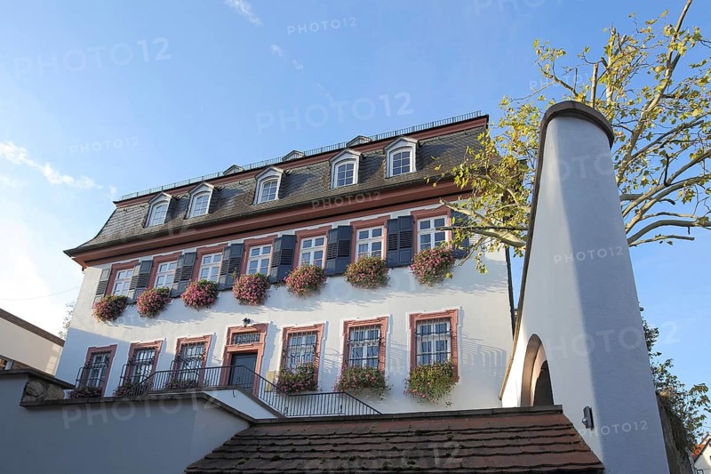 Neo-baroque vicarage