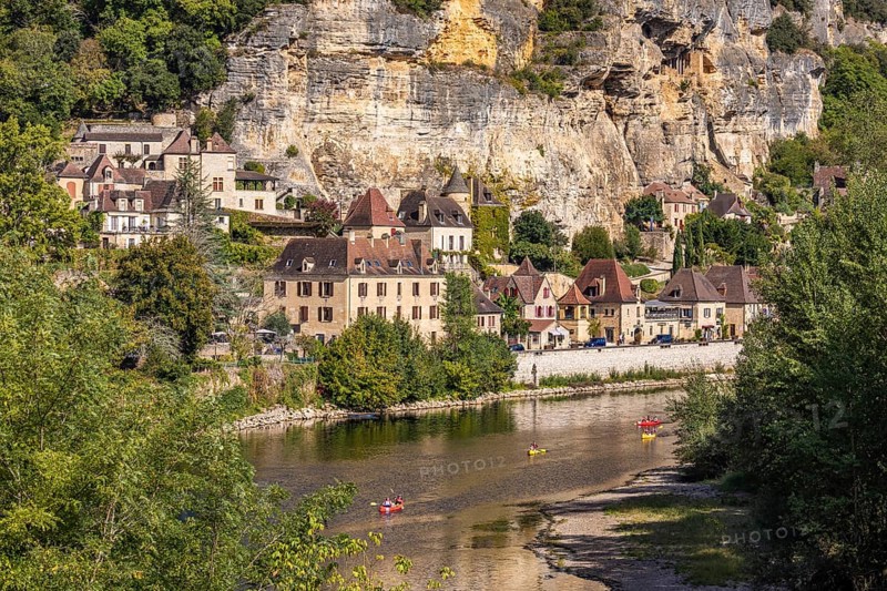 Canoes on the Dordogne in La Roque-Gageac