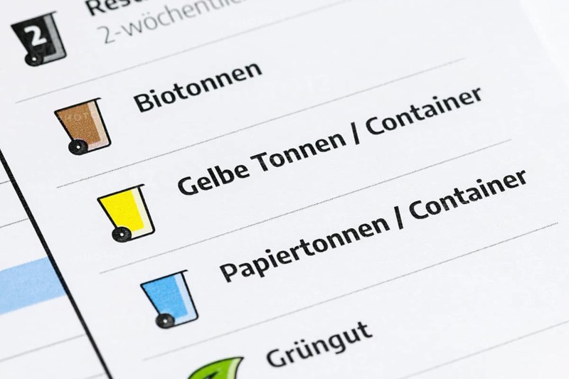 Annual calendar for waste disposal