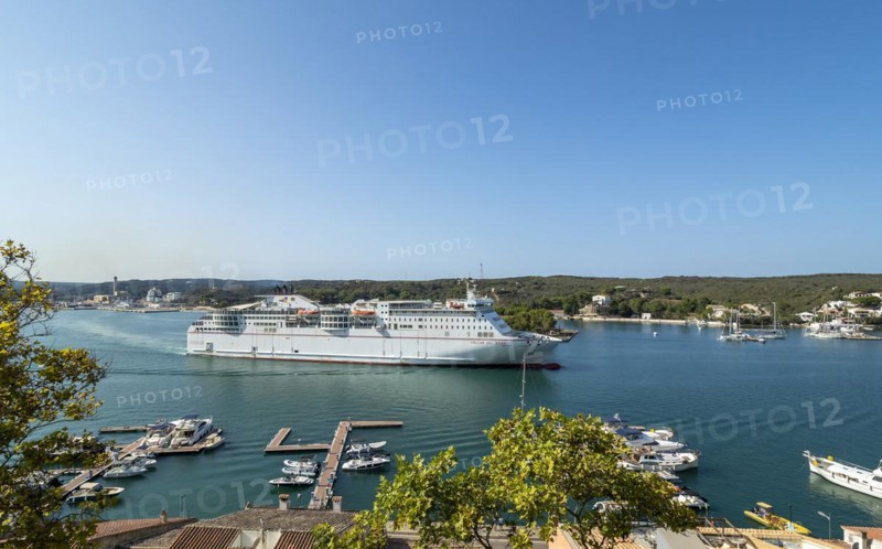 Boats and ferries at Mahon Harbour
