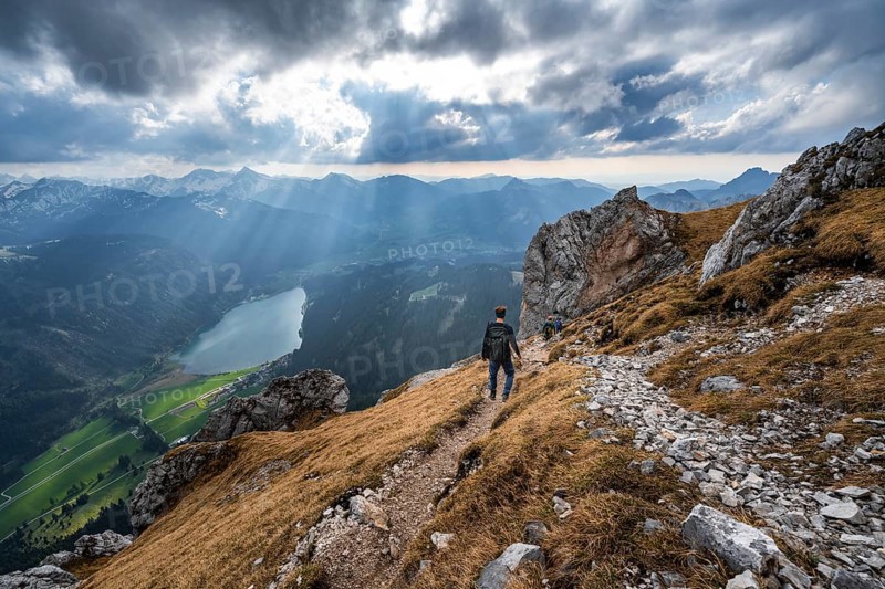 Mountaineer on the ridge between Rote Flueh and Schartschrofen