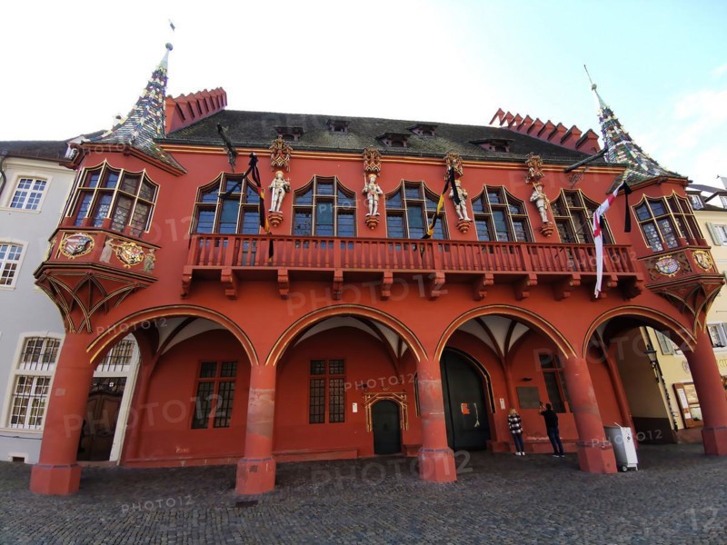 Four Habsburg rulers at the Historisches Kaufhaus