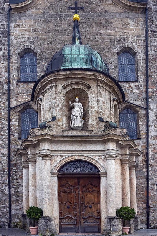 Main entrance portal of the former monastery church of St. Margareta