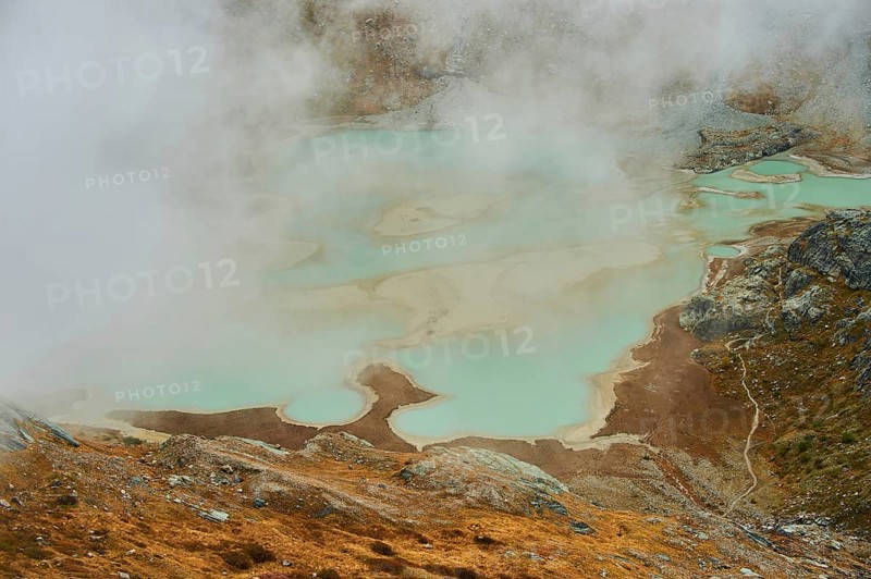 Clouds lying in the valley at Pasterze Hochalpengletscher