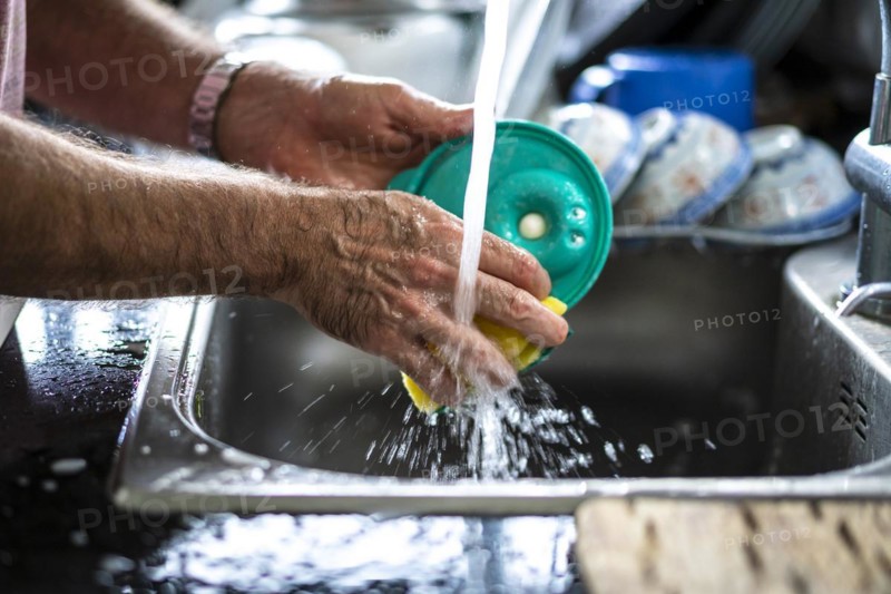 Man doing the dishes