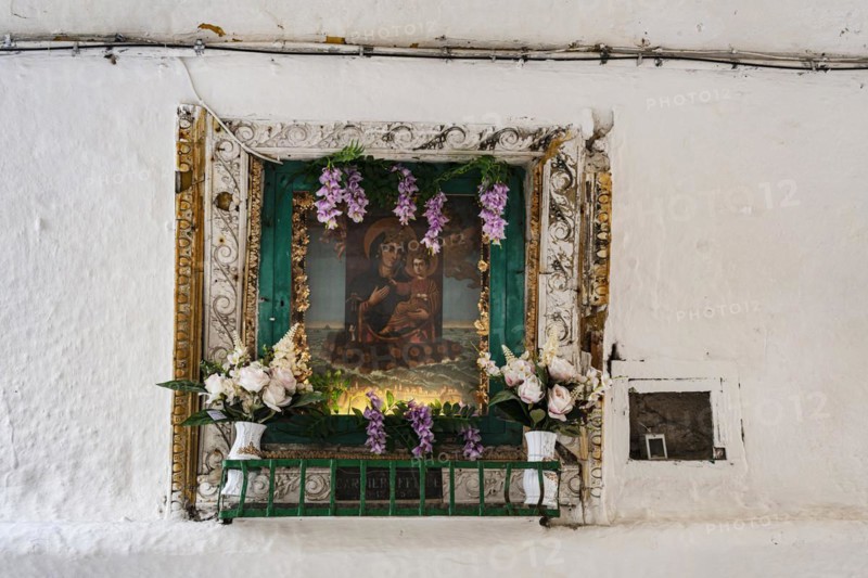 Image of the Virgin Mary in alley in Monopoli