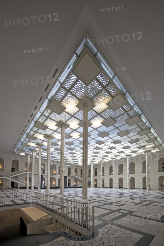 Atrium in the main building of Leibniz Universitaet Hannover