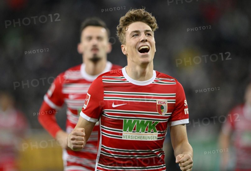 Goal celebration Arne Engels FC Augsburg FCA