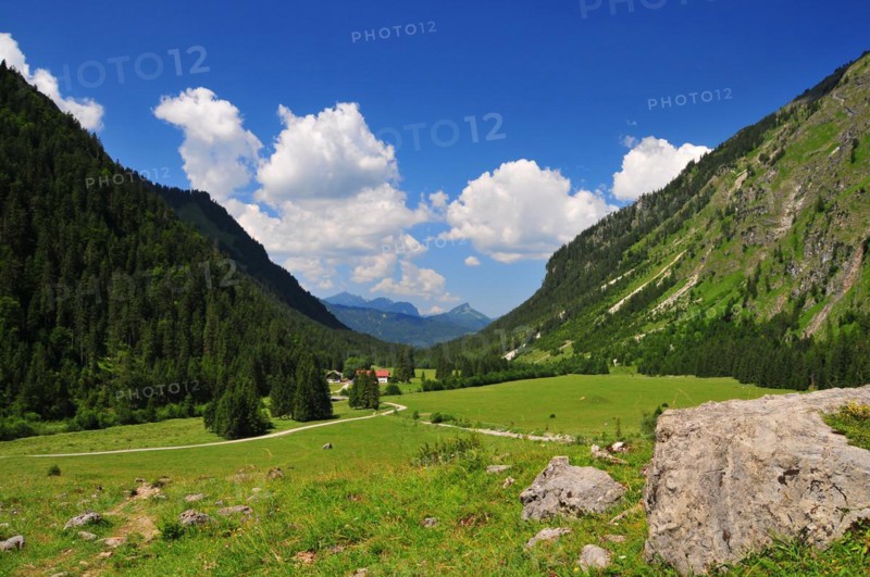 Panoramic view in west direction over the Oytal valley with the mountain inn Oytalhaus