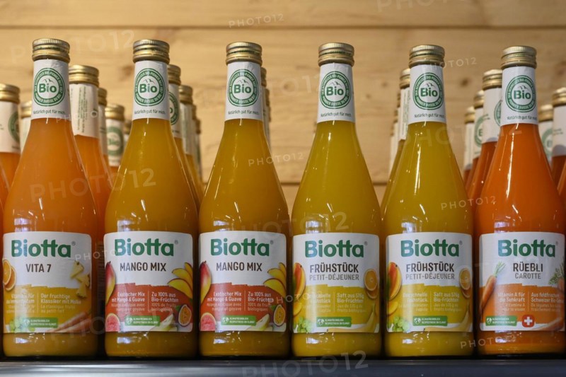Sales shelf Biotta fruit juices