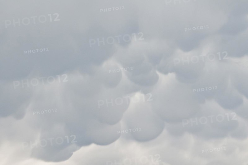 Mammatus clouds