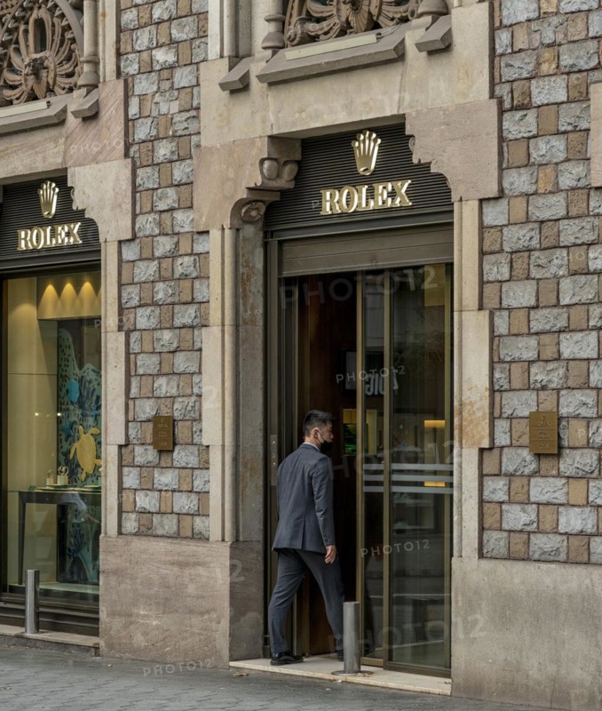 Houses and shops on the boulevard Passeig de Gracia