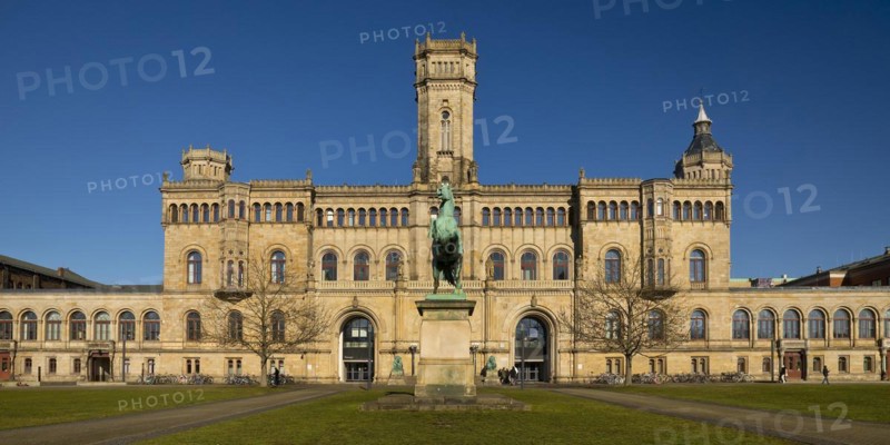 Main building of Leibniz Universitaet Hannover