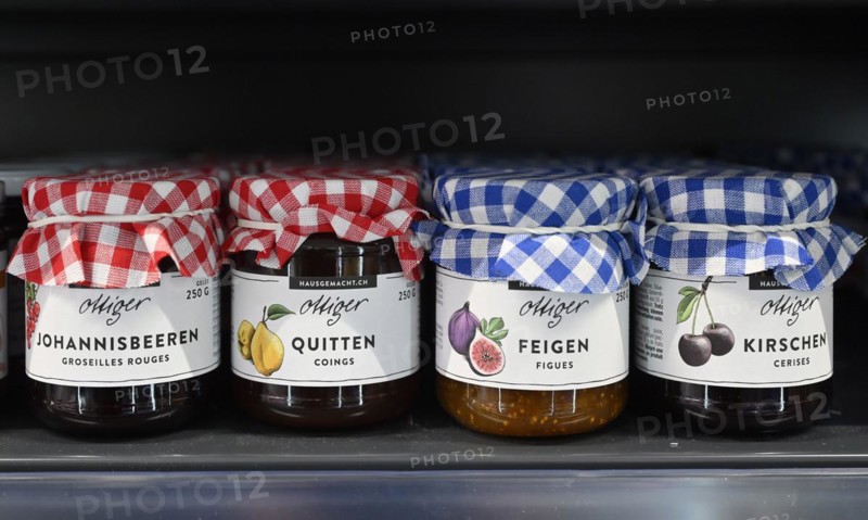 Sales shelf jams currants