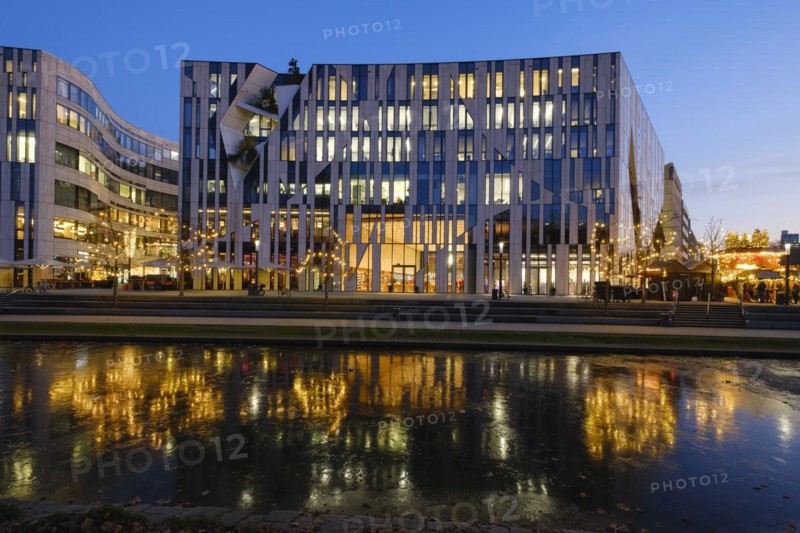 Christmas market at the Koe-Bogen