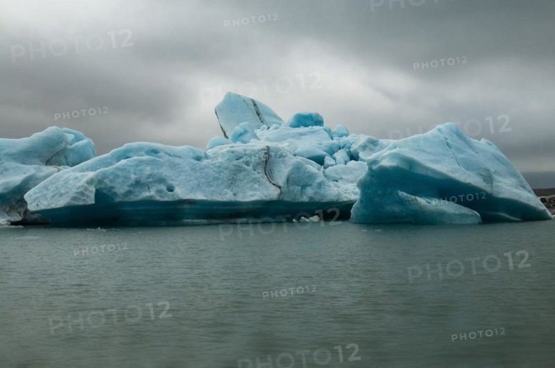 Icebergs in the Joekulsarlon glacier lagoon