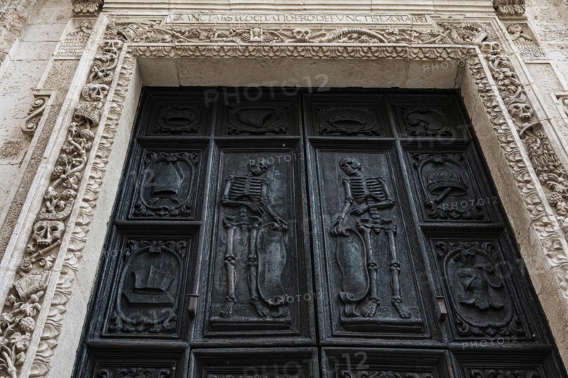 Relief of skeletons on the portal of the Chiesa Rettoria Santa Maria del Suffragio