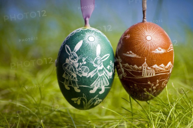 Hanging Easter eggs