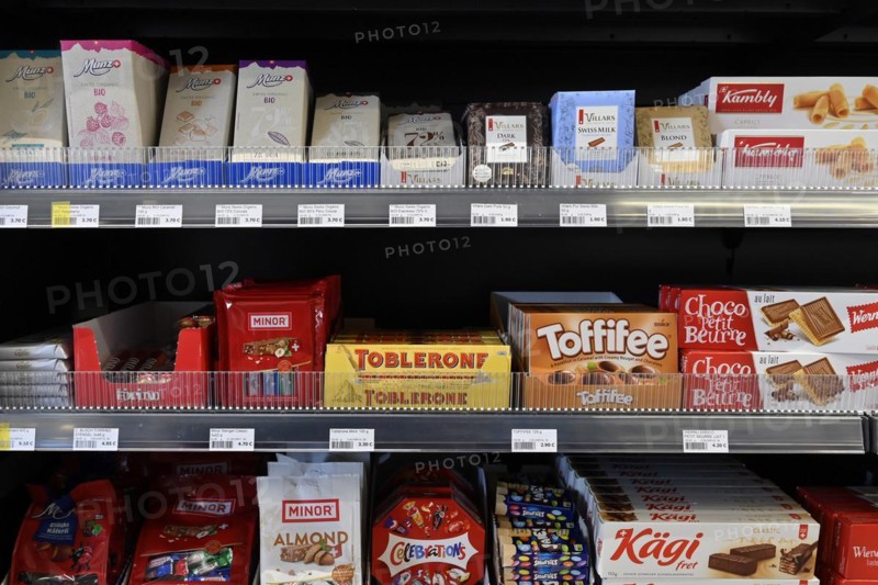 Sales shelf chocolate products Munz