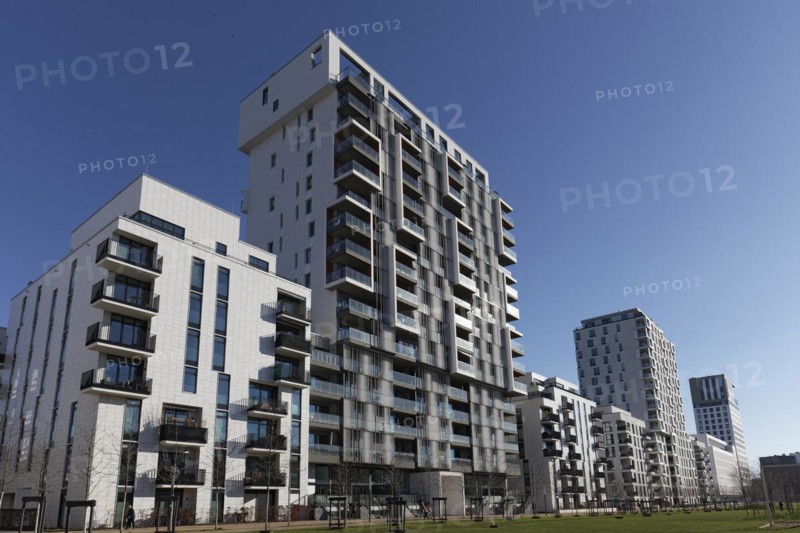 Residential building with high-rise buildings