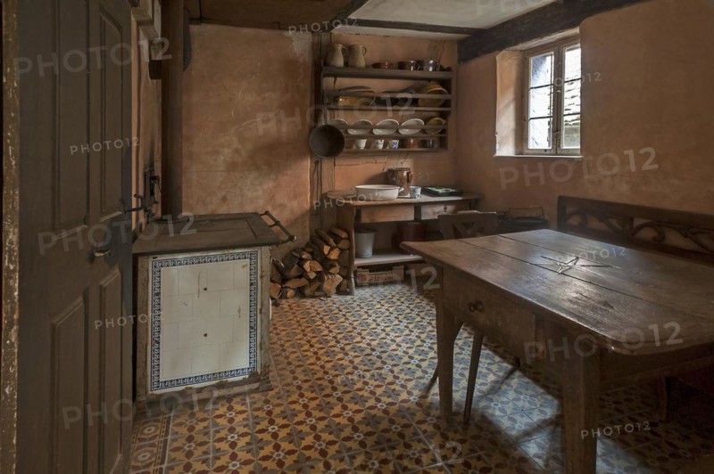 Living room-kitchen of a small winegrowers crochet house in the middle of the 19th century
