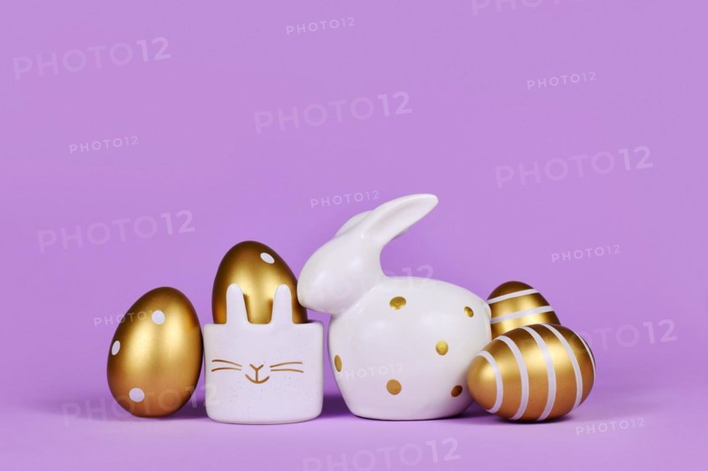 Easter decoration with easter bunny